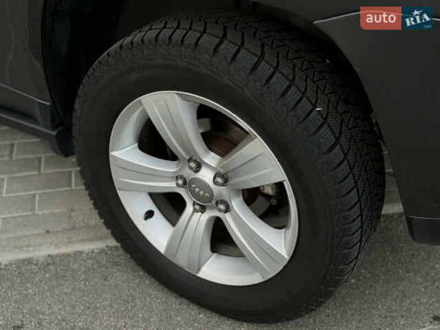 Джип Компас 2015 в Киеве на Automoto.ua Серый Джип Компас, объемом двигателя 2.36 л и пробегом 183 тыс. км за 10900 $, фото 8 на Automoto.ua