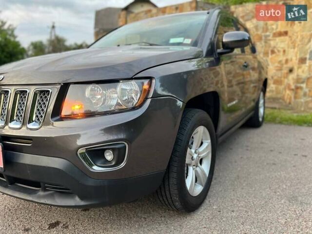 Сірий Джип Compass, об'ємом двигуна 2.36 л та пробігом 208 тис. км за 9800 $, фото 1 на Automoto.ua