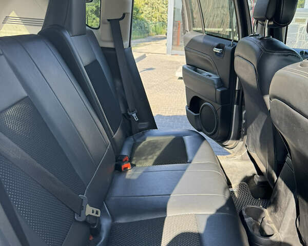 Серый Джип Компас, объемом двигателя 2.36 л и пробегом 240 тыс. км за 9600 $, фото 18 на Automoto.ua