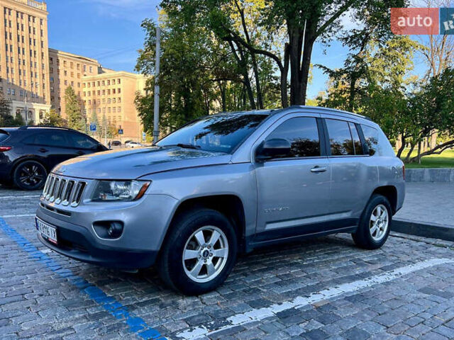 Сірий Джип Compass, об'ємом двигуна 2 л та пробігом 163 тис. км за 9300 $, фото 2 на Automoto.ua