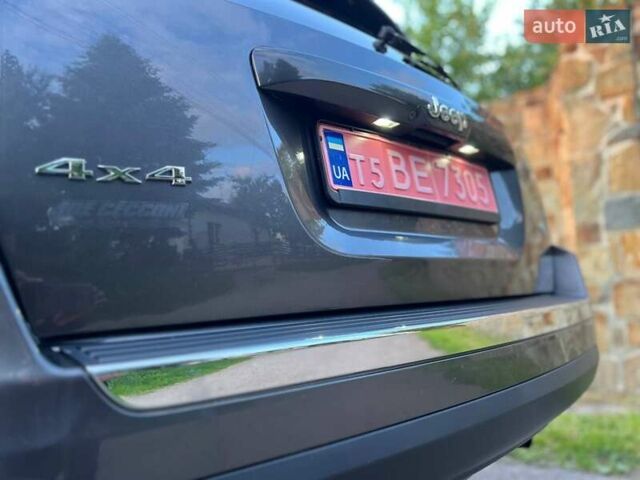 Сірий Джип Compass, об'ємом двигуна 2.36 л та пробігом 208 тис. км за 9800 $, фото 31 на Automoto.ua