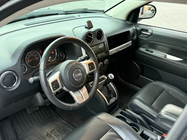 Серый Джип Компас, объемом двигателя 2.4 л и пробегом 95 тыс. км за 10999 $, фото 6 на Automoto.ua