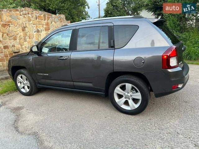 Сірий Джип Compass, об'ємом двигуна 2.36 л та пробігом 208 тис. км за 9800 $, фото 4 на Automoto.ua