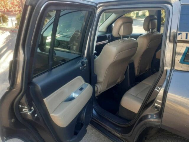 Серый Джип Компас, объемом двигателя 2.4 л и пробегом 79 тыс. км за 11800 $, фото 10 на Automoto.ua