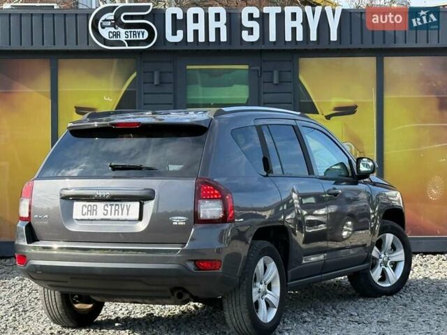 Джип Компас 2015 в Стрые на Automoto.ua Серый Джип Компас, объемом двигателя 2.4 л и пробегом 205 тыс. км за 9900 $, фото 3 на Automoto.ua