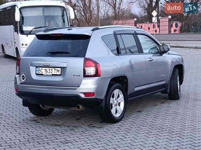 Серый Джип Компас, объемом двигателя 2.36 л и пробегом 205 тыс. км за 9450 $, фото 3 на Automoto.ua