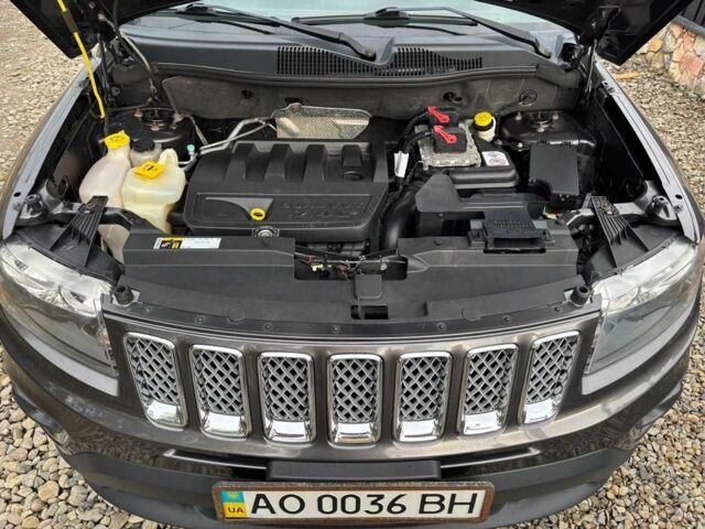 Сірий Джип Compass, об'ємом двигуна 2.4 л та пробігом 160 тис. км за 10700 $, фото 10 на Automoto.ua