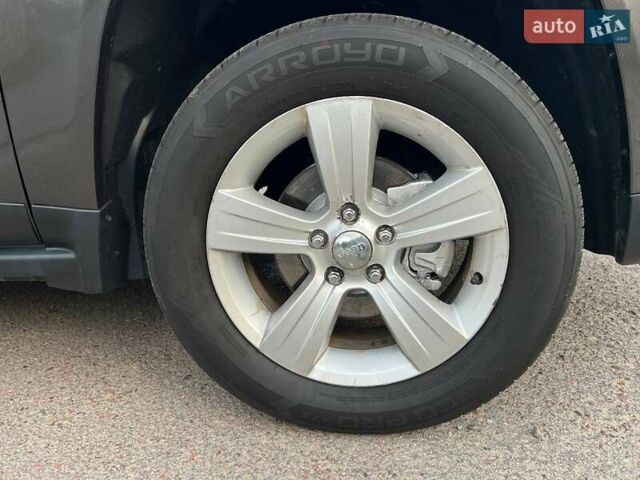 Серый Джип Компас, объемом двигателя 2.36 л и пробегом 205 тыс. км за 10150 $, фото 39 на Automoto.ua
