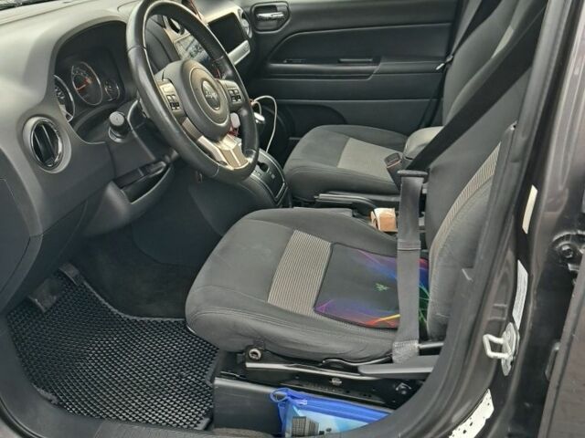 Серый Джип Компас, объемом двигателя 2.4 л и пробегом 146 тыс. км за 291 $, фото 3 на Automoto.ua