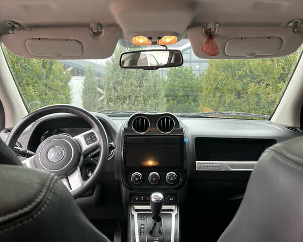 Сірий Джип Compass, об'ємом двигуна 2.36 л та пробігом 185 тис. км за 9700 $, фото 13 на Automoto.ua