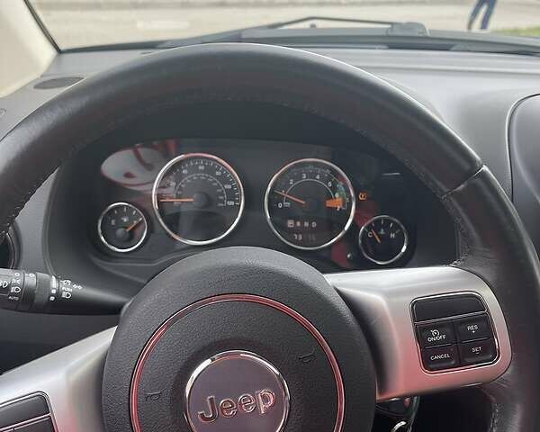 Сірий Джип Compass, об'ємом двигуна 2.4 л та пробігом 116 тис. км за 12800 $, фото 30 на Automoto.ua