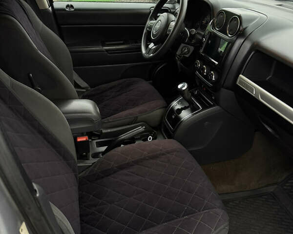 Сірий Джип Compass, об'ємом двигуна 2 л та пробігом 125 тис. км за 11200 $, фото 9 на Automoto.ua