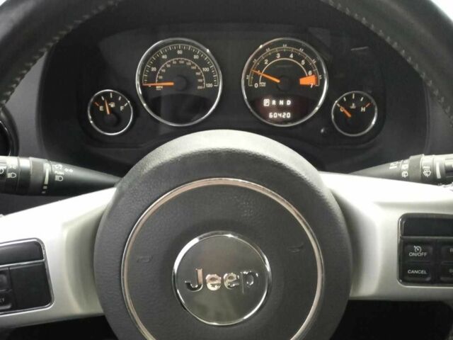 Серый Джип Компас, объемом двигателя 2.4 л и пробегом 97 тыс. км за 12000 $, фото 11 на Automoto.ua