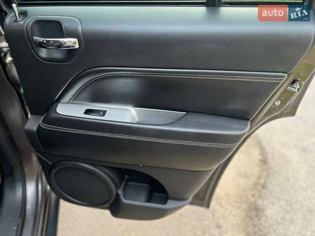 Сірий Джип Compass, об'ємом двигуна 2.36 л та пробігом 208 тис. км за 9800 $, фото 54 на Automoto.ua