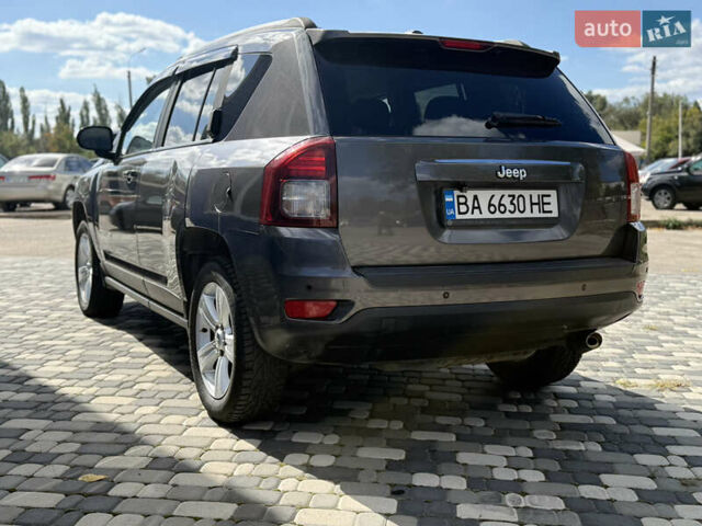 Сірий Джип Compass, об'ємом двигуна 2 л та пробігом 131 тис. км за 9300 $, фото 5 на Automoto.ua
