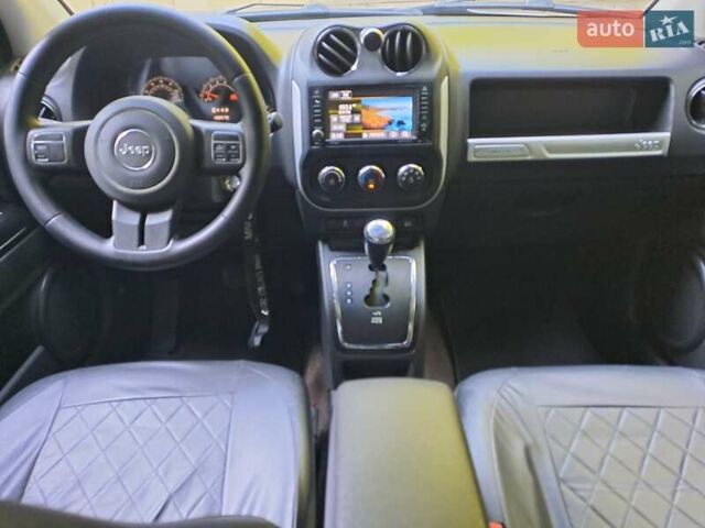Сірий Джип Compass, об'ємом двигуна 2 л та пробігом 172 тис. км за 9997 $, фото 36 на Automoto.ua
