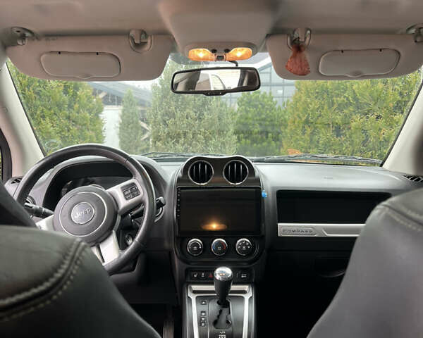 Сірий Джип Compass, об'ємом двигуна 2.36 л та пробігом 185 тис. км за 9700 $, фото 14 на Automoto.ua