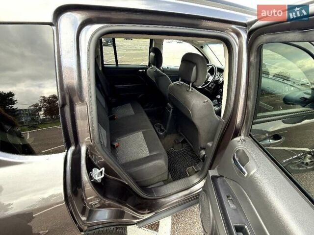 Сірий Джип Compass, об'ємом двигуна 2.4 л та пробігом 146 тис. км за 9600 $, фото 5 на Automoto.ua