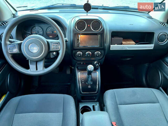 Сірий Джип Compass, об'ємом двигуна 2 л та пробігом 163 тис. км за 9300 $, фото 14 на Automoto.ua