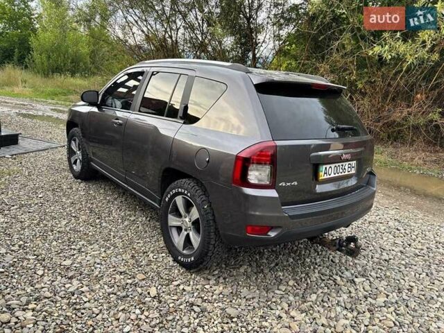 Сірий Джип Compass, об'ємом двигуна 2.4 л та пробігом 160 тис. км за 10700 $, фото 7 на Automoto.ua