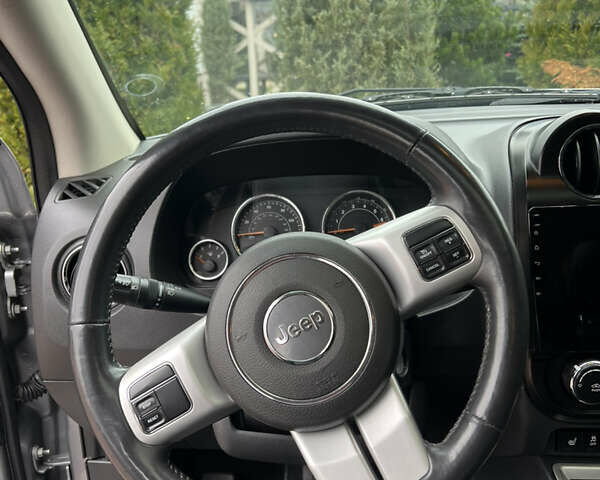 Сірий Джип Compass, об'ємом двигуна 2.36 л та пробігом 185 тис. км за 9700 $, фото 19 на Automoto.ua