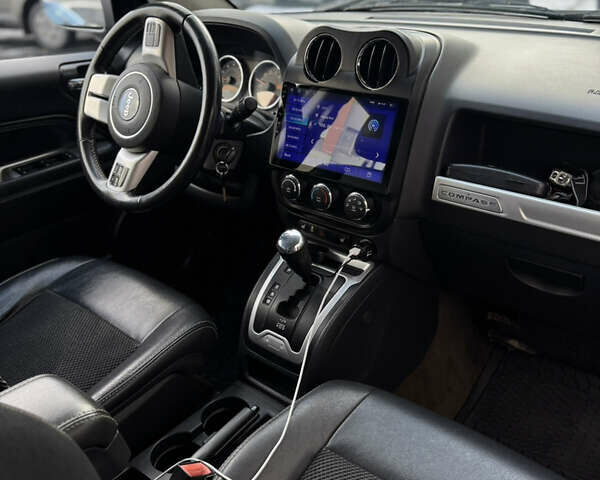Сірий Джип Compass, об'ємом двигуна 2.36 л та пробігом 174 тис. км за 9500 $, фото 7 на Automoto.ua