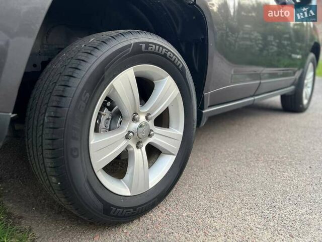 Сірий Джип Compass, об'ємом двигуна 2.36 л та пробігом 208 тис. км за 9800 $, фото 38 на Automoto.ua