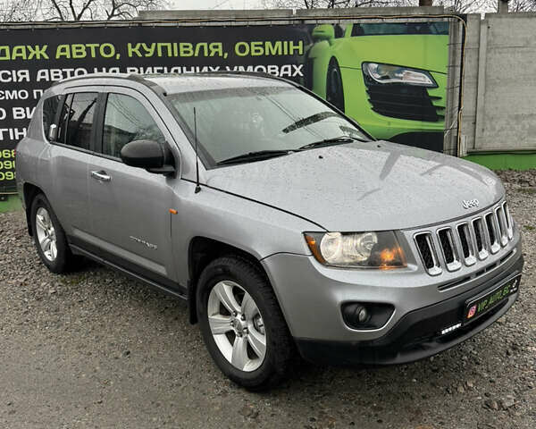 Сірий Джип Compass, об'ємом двигуна 2 л та пробігом 125 тис. км за 11200 $, фото 2 на Automoto.ua
