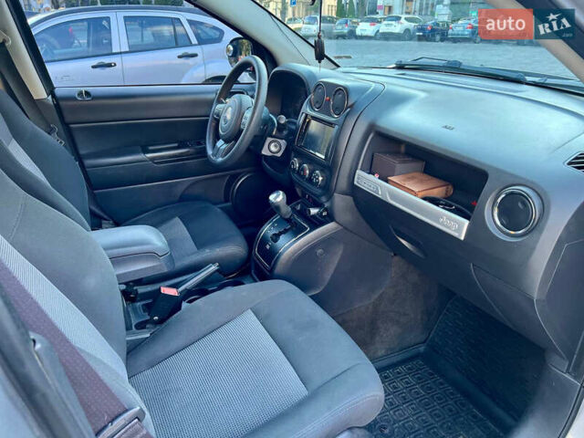 Сірий Джип Compass, об'ємом двигуна 2 л та пробігом 163 тис. км за 9300 $, фото 16 на Automoto.ua