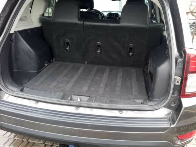 Серый Джип Компас, объемом двигателя 2.4 л и пробегом 97 тыс. км за 12000 $, фото 7 на Automoto.ua