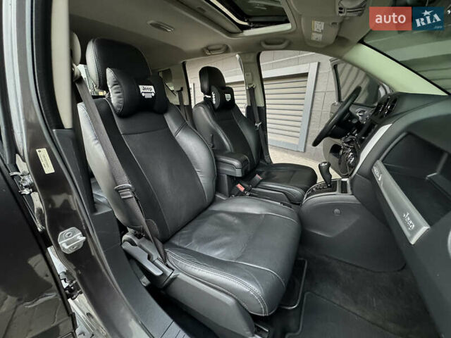 Джип Компас 2015 в Киеве на Automoto.ua Серый Джип Компас, объемом двигателя 2.36 л и пробегом 183 тыс. км за 10900 $, фото 14 на Automoto.ua