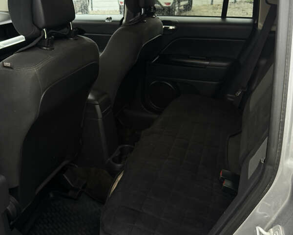 Сірий Джип Compass, об'ємом двигуна 2 л та пробігом 125 тис. км за 11200 $, фото 8 на Automoto.ua