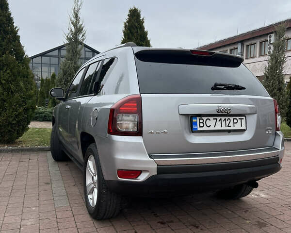 Сірий Джип Compass, об'ємом двигуна 2.36 л та пробігом 185 тис. км за 9700 $, фото 11 на Automoto.ua