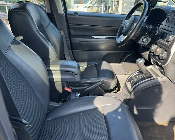 Серый Джип Компас, объемом двигателя 2.36 л и пробегом 240 тыс. км за 8000 $, фото 11 на Automoto.ua