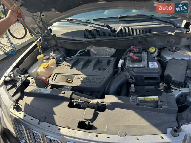 Серый Джип Компас, объемом двигателя 2.36 л и пробегом 240 тыс. км за 8000 $, фото 9 на Automoto.ua