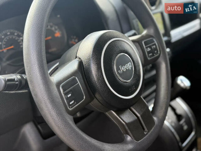 Сірий Джип Compass, об'ємом двигуна 2 л та пробігом 131 тис. км за 9300 $, фото 16 на Automoto.ua