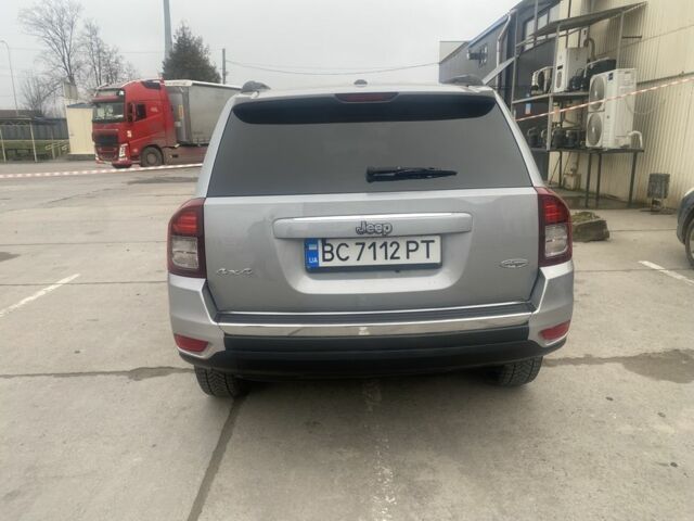 Серый Джип Компас, объемом двигателя 2.4 л и пробегом 183 тыс. км за 10900 $, фото 2 на Automoto.ua