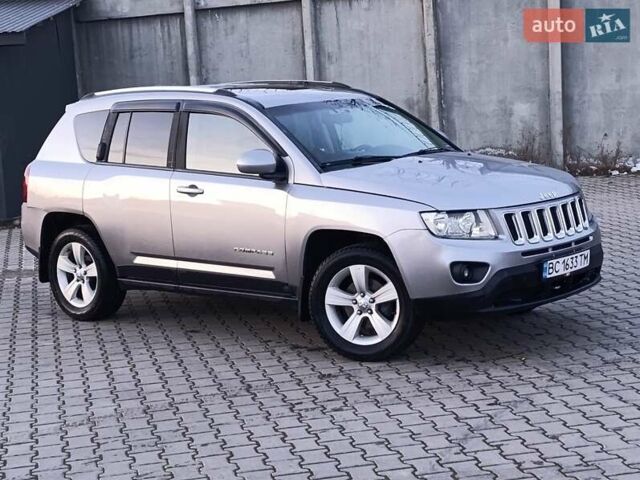 Серый Джип Компас, объемом двигателя 2.36 л и пробегом 205 тыс. км за 9450 $, фото 1 на Automoto.ua