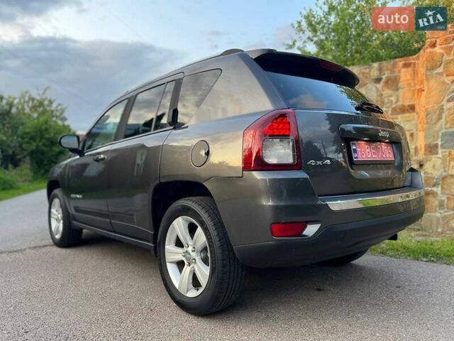 Сірий Джип Compass, об'ємом двигуна 2.36 л та пробігом 208 тис. км за 9800 $, фото 5 на Automoto.ua