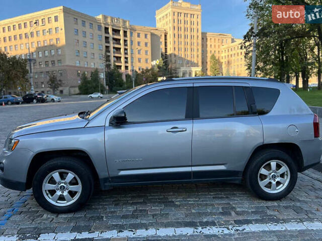 Сірий Джип Compass, об'ємом двигуна 2 л та пробігом 163 тис. км за 9300 $, фото 3 на Automoto.ua