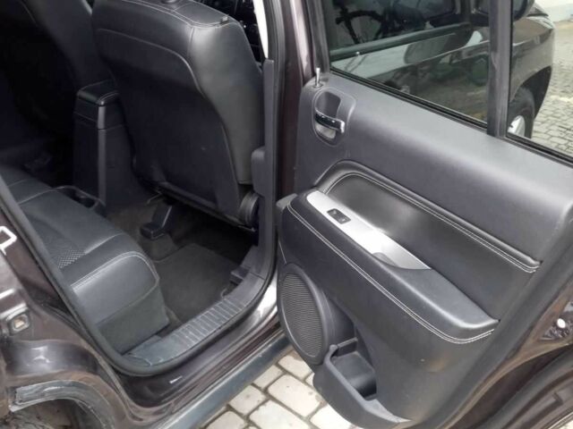 Серый Джип Компас, объемом двигателя 2.4 л и пробегом 97 тыс. км за 12000 $, фото 8 на Automoto.ua