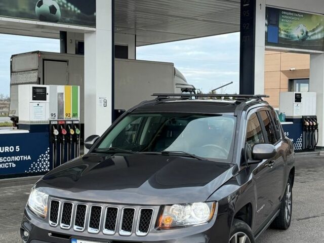 Серый Джип Компас, объемом двигателя 2.4 л и пробегом 95 тыс. км за 10999 $, фото 2 на Automoto.ua