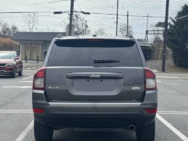 Серый Джип Компас, объемом двигателя 2.4 л и пробегом 72 тыс. км за 11800 $, фото 5 на Automoto.ua