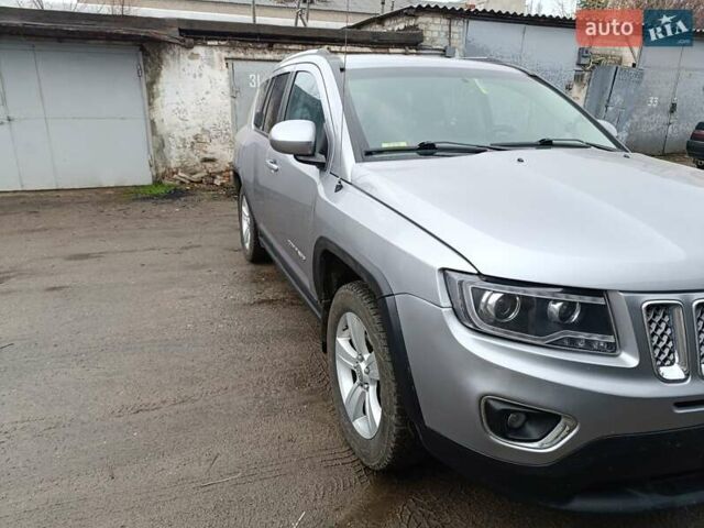 Серый Джип Компас, объемом двигателя 2.36 л и пробегом 146 тыс. км за 11900 $, фото 4 на Automoto.ua