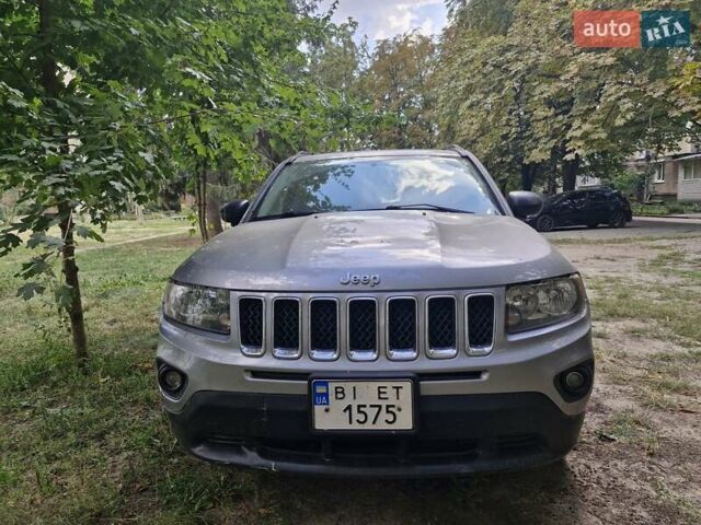 Сірий Джип Compass, об'ємом двигуна 2 л та пробігом 135 тис. км за 12300 $, фото 1 на Automoto.ua