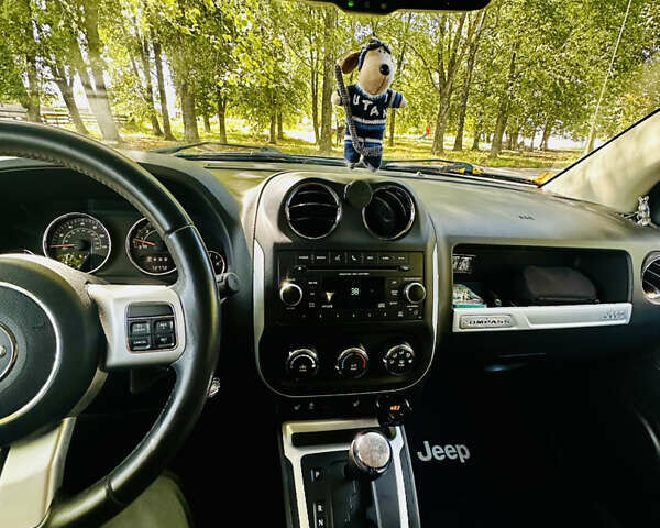 Сірий Джип Compass, об'ємом двигуна 2 л та пробігом 117 тис. км за 11200 $, фото 2 на Automoto.ua