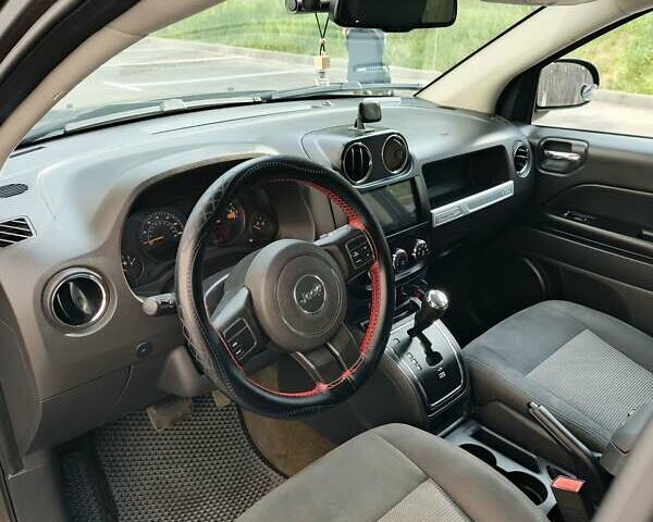 Сірий Джип Compass, об'ємом двигуна 2.4 л та пробігом 152 тис. км за 12500 $, фото 6 на Automoto.ua