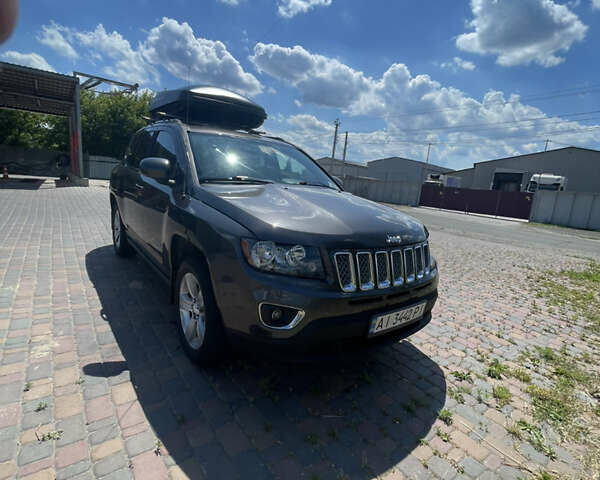 Сірий Джип Compass, об'ємом двигуна 2.36 л та пробігом 196 тис. км за 12500 $, фото 3 на Automoto.ua