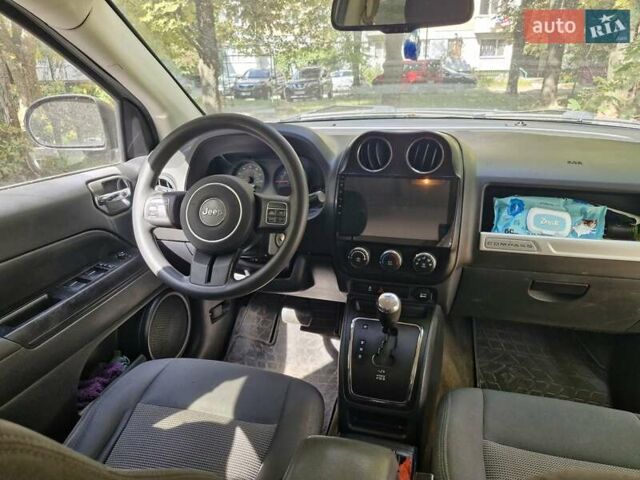 Сірий Джип Compass, об'ємом двигуна 2 л та пробігом 135 тис. км за 12300 $, фото 7 на Automoto.ua