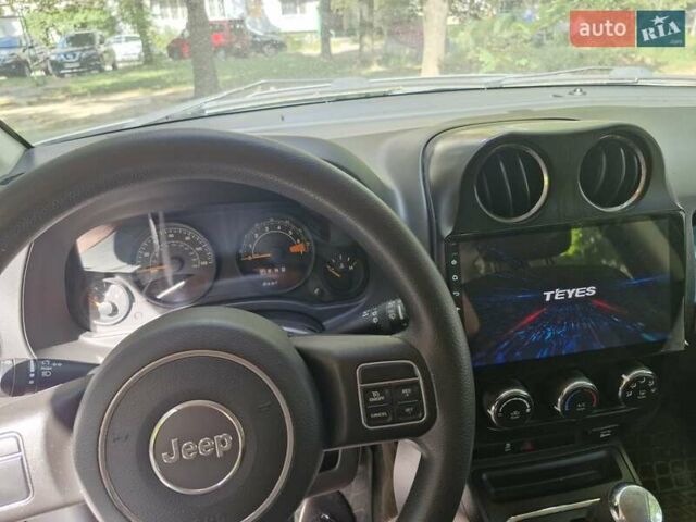 Сірий Джип Compass, об'ємом двигуна 2 л та пробігом 135 тис. км за 12300 $, фото 9 на Automoto.ua